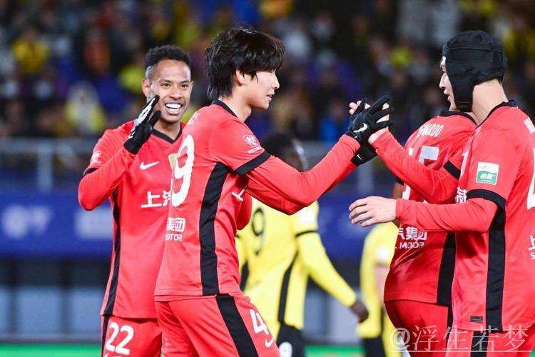 李新翔两传一射阿齐兹梅开二度 海港3-3平西海岸